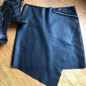 REPOSH NWOT Faux Leather Skirt - S